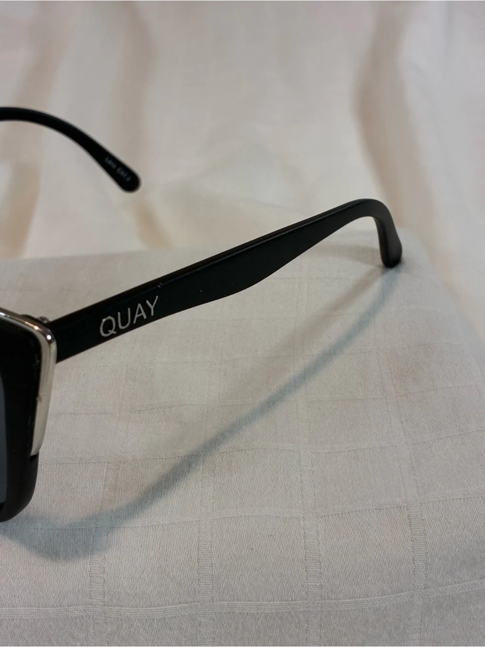 Quay Australia Black Cat-Eye Sunglasses with Dark Lenses